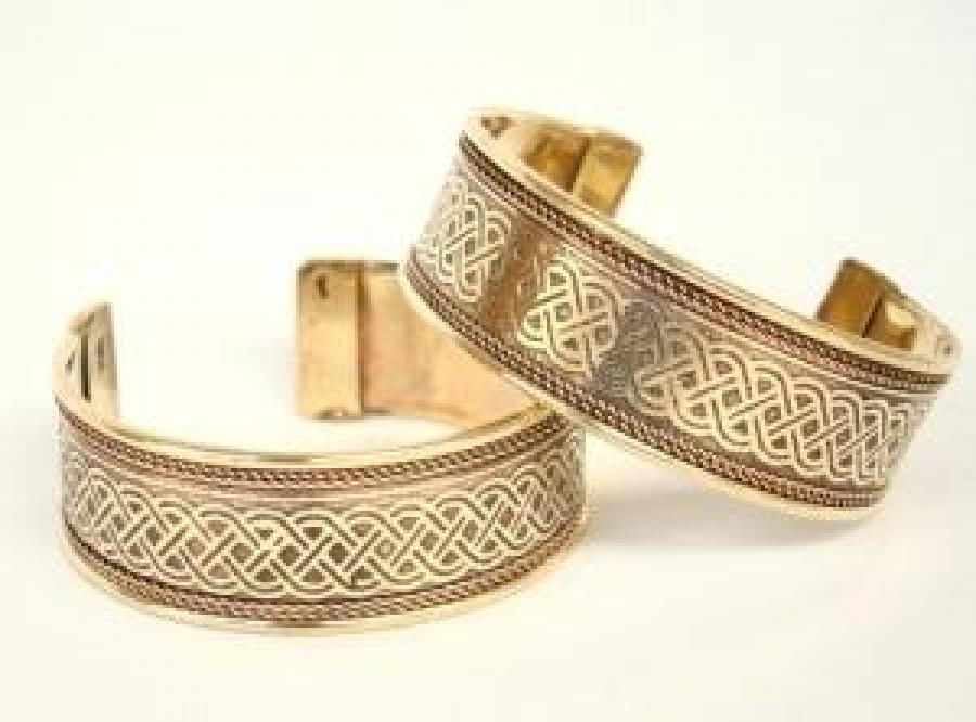 Celtic Sign Bracelet 1"W